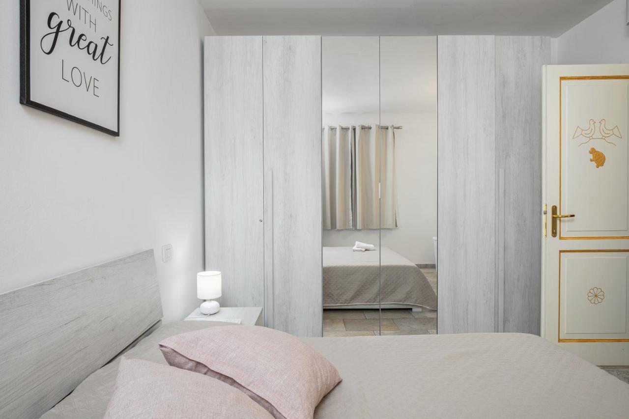 Casa Vacanze Lo Squalo 奧爾比亞 外观 照片